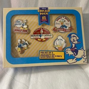 Donald Duck 85th Anniversary Pin Set (Set of 5)